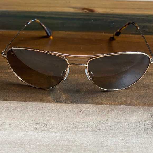 Maui Jim Baby Beach Sunglasses Gold Rims Bronze Lenses With Tortoise Tips. - Picture 4 of 6